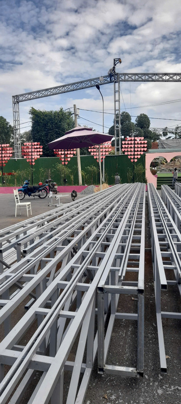 Thi công lắp đặt mái che Huy Hoàng